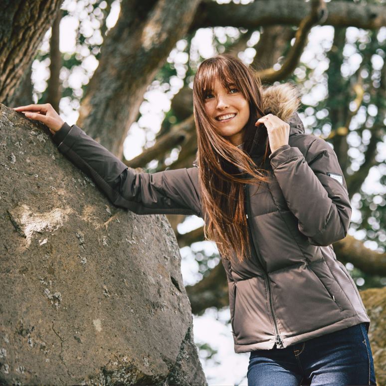 RJ66P3631 doudoune altitude Ariat hauts écorce de banian femmes