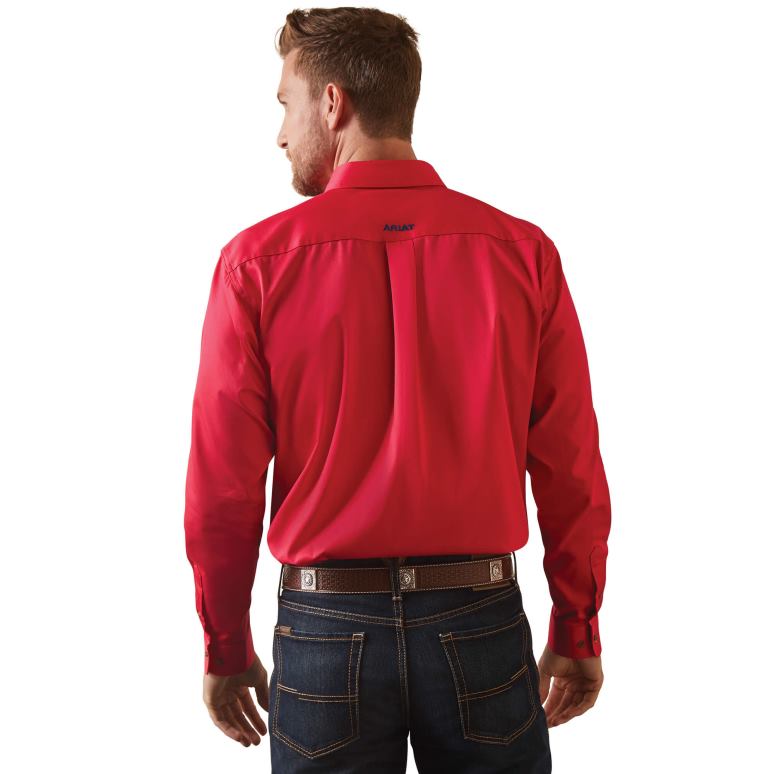 RJ66P1044 chemise ajustée en sergé à logo de l'équipe Ariat hauts azalée Hommes