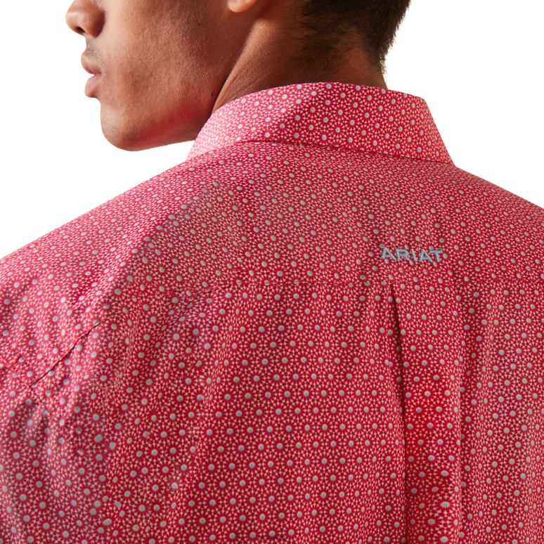 RJ66P1102 chemise ajustée Ariat hauts rose rouge Hommes
